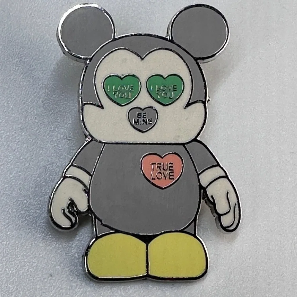 Mickey Mouse VALENTINES TRUE LOVE VINYLMATION Disney Pin Limited Release 2008